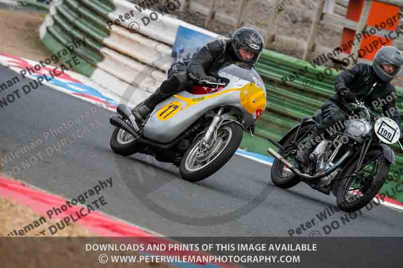 Vintage motorcycle club;eventdigitalimages;mallory park;mallory park trackday photographs;no limits trackdays;peter wileman photography;trackday digital images;trackday photos;vmcc festival 1000 bikes photographs